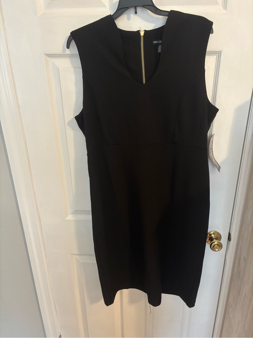 Nina Leonard Black Sleeveless Sheath Dress